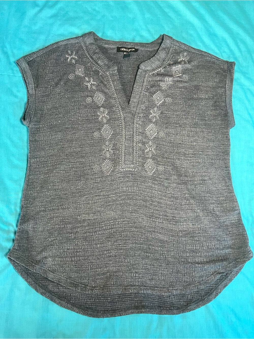 Cable & Gauge Tribal Print V-Neck Cap Sleeve Top Gray S Boho Southwestern - Picture 8 of 13